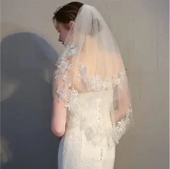 Двухъярусные кружевные свадебные вуали для невест, короткая свадебная фата длиной до талии с гребнем для невест 2023 г.